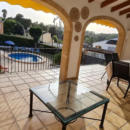 Agaves Piscina Y Barbacoa